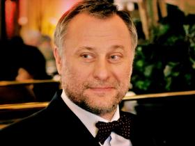 Folies Bergère image - a film by Marc Fitoussi