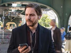 Next Door image - a film by Daniel Brühl